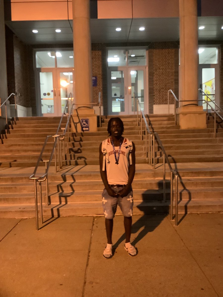 Aschkenasy WINS!                    SCHOOL RECORD 800 1:51.62 Straight from graduation Altamo runs 4:08 in Mile to win 2nd event at ⁦<a href="/MIAA033/">MIAA</a>⁩ MOC #WarriorPride