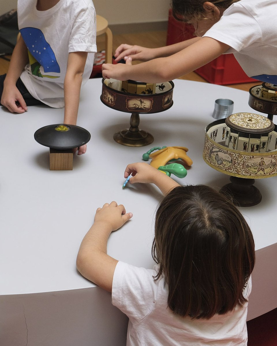 ¡Ya están abiertas las inscripciones para “Verano con Ciencia”! 

📞 Toda la info: veranoconciencia@parqueciencias.com