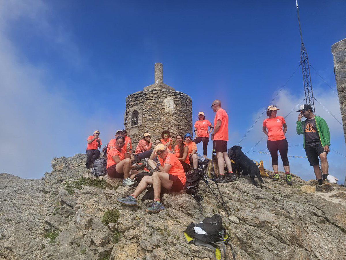 GVADrPeset's tweet photo. 🏔️Tras 9 meses de intensa preparación, el equipo #ReumAneto ha realizado su última salida antes de enfrentarse a la culminación de este reto que pretende dar visibilidad a las patologías reumáticas. 

🥾🎒Esta vez, la elección ha sido el Penyagolosa, con sus 1.813 m de altitud. https://t.co/lI8rKvQXxi