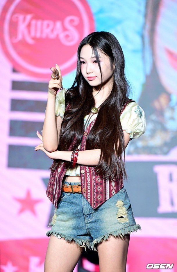 ⋆ PHOTOS ⸝⸝ 09.06.25 ⋆

 #ROAH lors de leur début ShowCase !

◜#KIIRAS #키라스 <a href="/official_KIIRAS/">KIIRAS_official</a> ◞