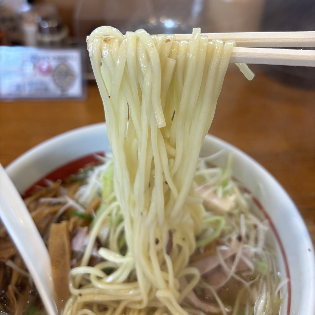 33📍塩元帥　本店尼崎（尼崎）

　ネギ塩ラーメン
　トッピングめんま

大学生のとにに食べたぶりの塩元帥🧂

本店に来たのは初めて

ぇぇぇぇえええええ美味w

おいしすぎて完飲してもた( ⸝⸝⸝˙~˙⸝⸝⸝ )w

こりゃまた行きたい✨

あと店員みなさんの接客も素敵すぎた‼︎

ごちそうさまでした〜！