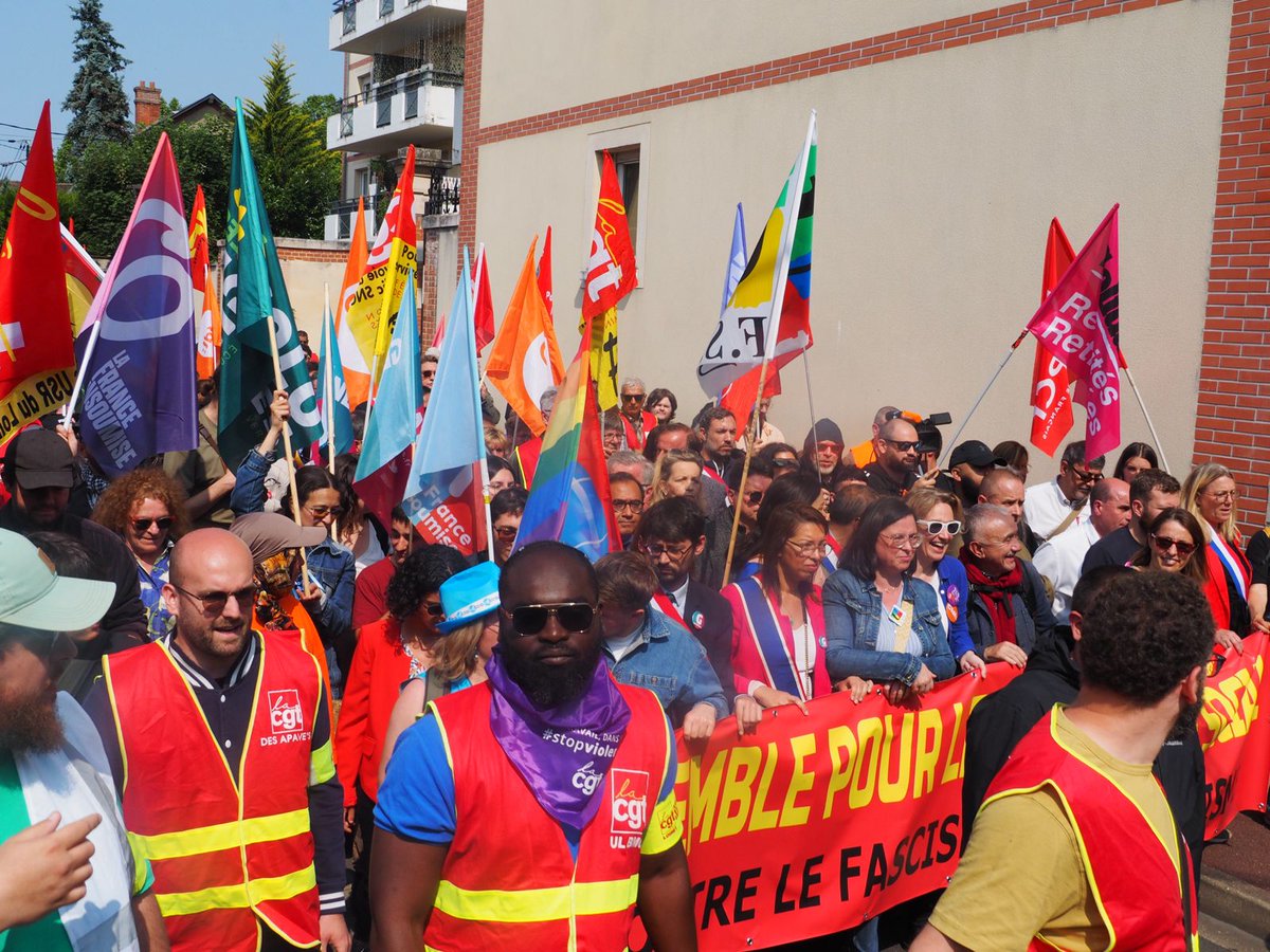 🔴 À Montargis, face à la réunion de l’extrême droite européenne, les communistes sont dans la rue !
📍 Avec <a href="/IanBrossat/">Ian Brossat</a>, nous disons :
✊ Solidarité contre la haine
✊ Unité contre le racisme
✊ Justice contre le repli
#PCF #Montargis