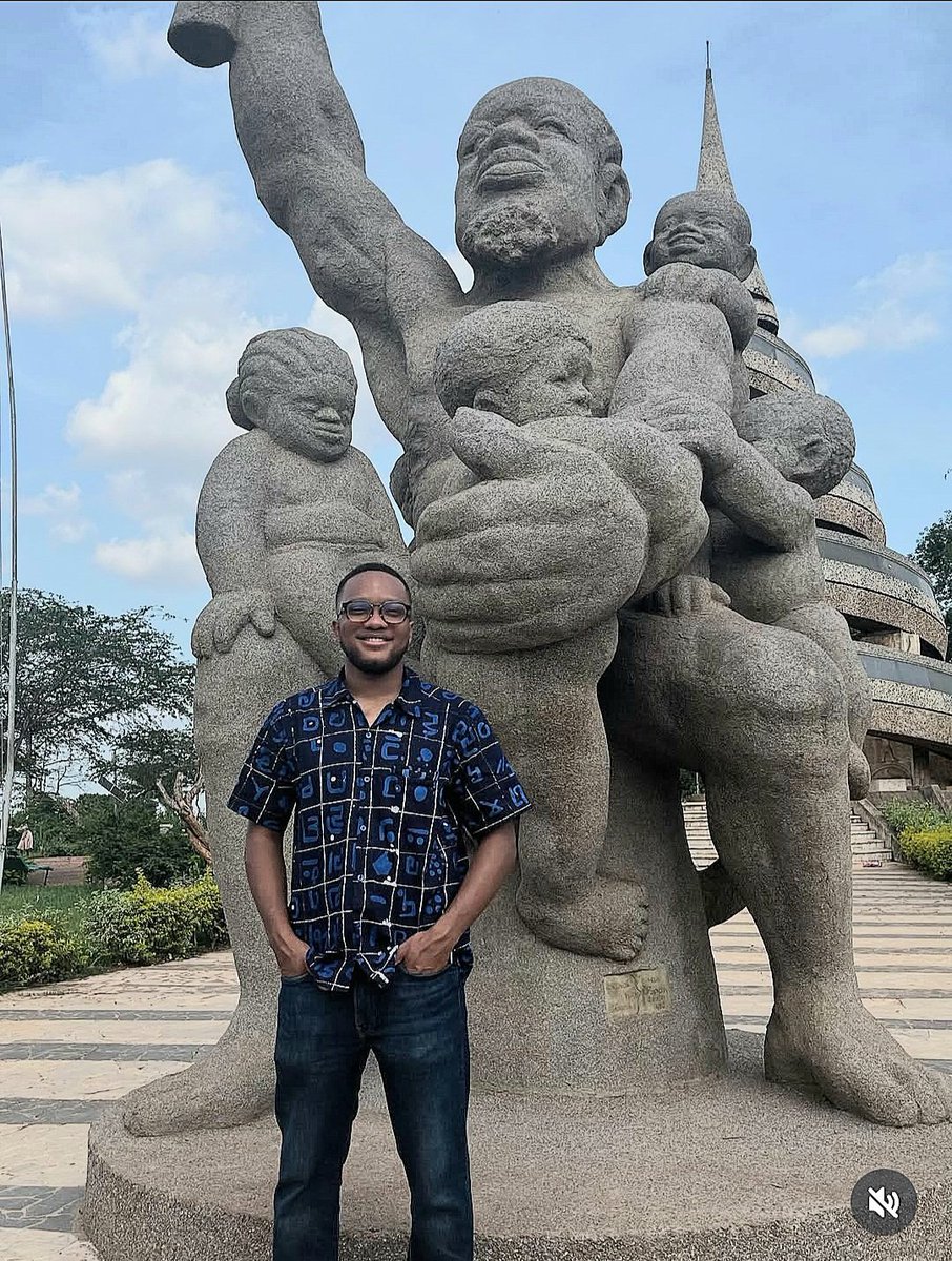 Babatope in our Acropolitan Grid batik shirt. 

Order yours today. 

Kindly retweet if this comes on your TL.💚