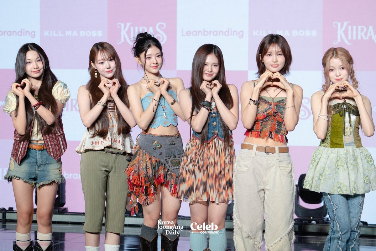 ⋆ PHOTOS ⸝⸝ 09.06.25 ⋆

 #KIIRAS lors de leur début ShowCase !

◜#KIIRAS #키라스 <a href="/official_KIIRAS/">KIIRAS_official</a> ◞