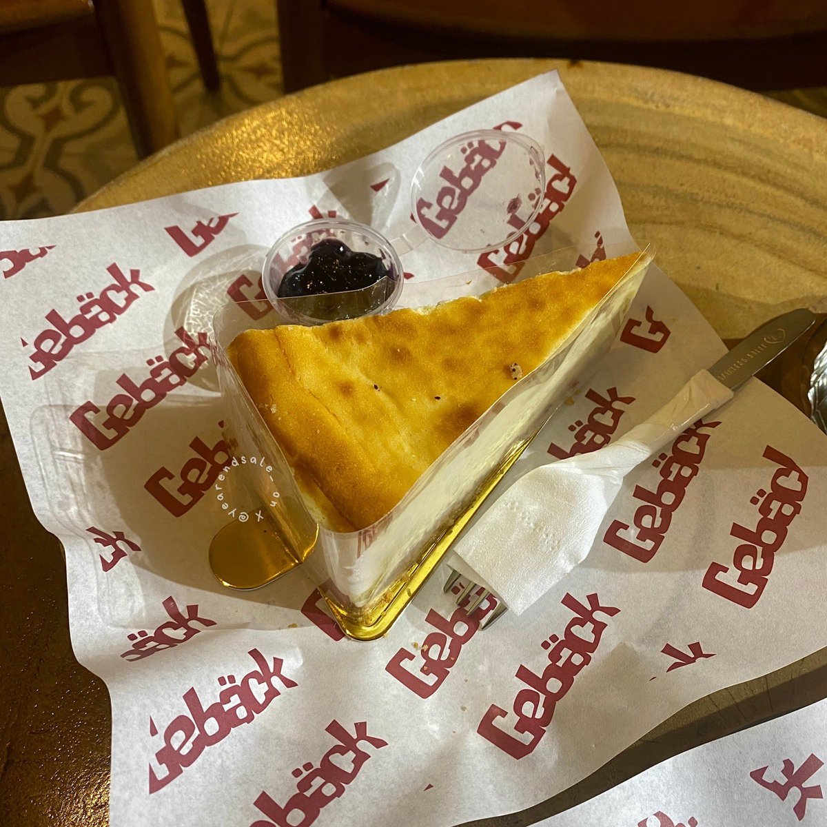 yearendsale_'s tweet photo. DESSERT ENAK DI JOGJA>>>

Udah bosen per-dagingan... enaknya jajan yang manis-manis nggaksih?? 🍰🍩🥧 https://t.co/hO7Z4lus6l