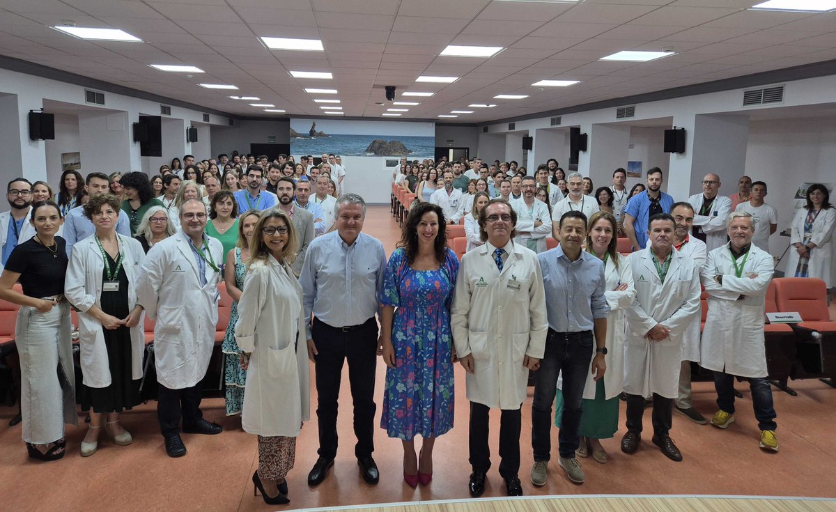 🎉 ¡Damos la bienvenida a nuestros 95 nuevos residentes! Un paso más en su formación y crecimiento como futuros EIR y MIR!👏💙💪
Si quieres leer más 👉 bit.ly/4dU4tyF
<a href="/saludand/">Consejería de Sanidad, Presidencia y Emergencias</a> <a href="/almeriajunta/">AlmeríaJunta</a> <a href="/aytoalm/">Ayuntamiento de Almería</a> <a href="/Mar_del_MarVaz/">María del Mar Vázquez</a> <a href="/DAPAlmeria/">Distrito Sanitario Almería</a>