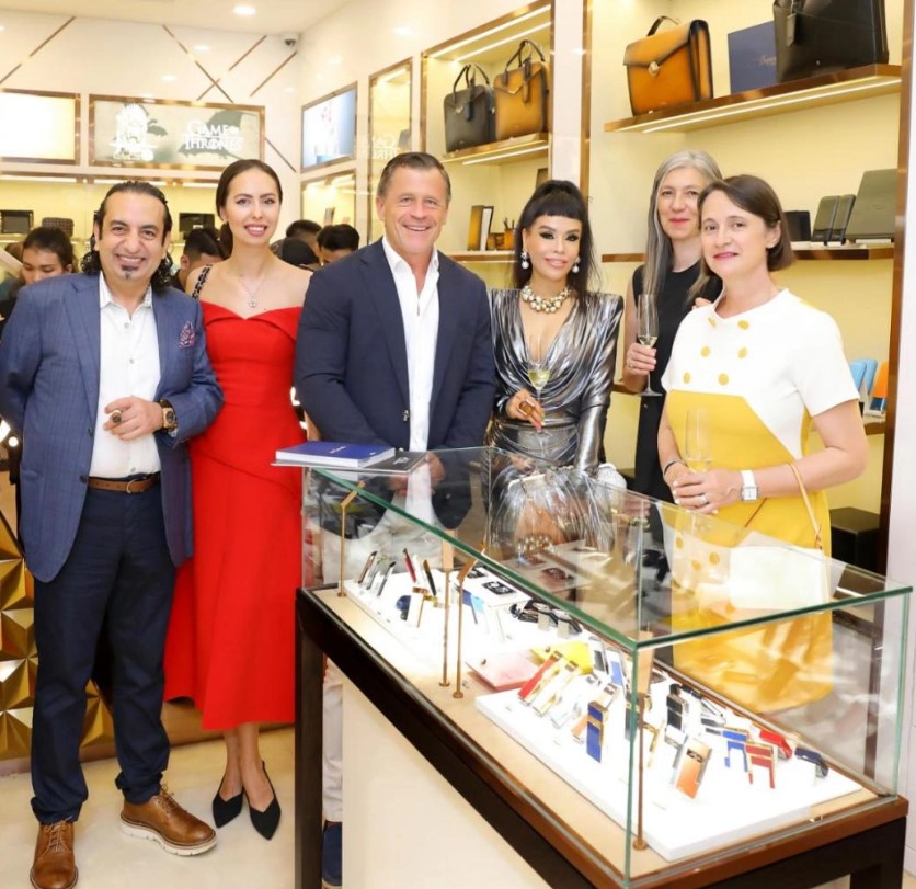 Neil J Lander tweet media