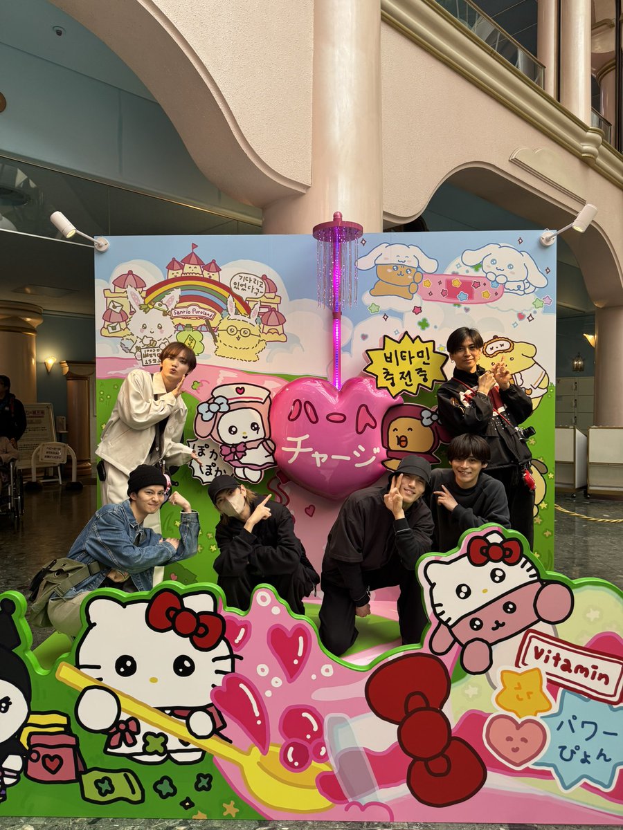 このメンバーが大好きです。年齢やキャリアなんか関係なく一人一人尊敬しています。学ぶことの方が多い環境で、皆の背中を見て様々な事にトライできました。
伝説のレッドブーケになれたと思っています。いつか必ずまた会いましょう。

#フラミュ