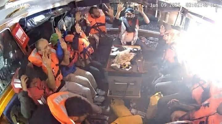 لست مهزوما مادمت تقاوم. ❤️