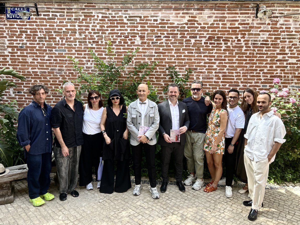 depacoserrano's tweet image. Presentamos una nueva edición de las Rutas por la moda de autor española en la @ComunidadMadrid de la mano de @CreadoresACME.

La moda también es Turismo y forma parte de nuestro patrimonio cultural. 

Gracias #Sybilla por acogernos, Modesto Lomba y Pepa Bueno.