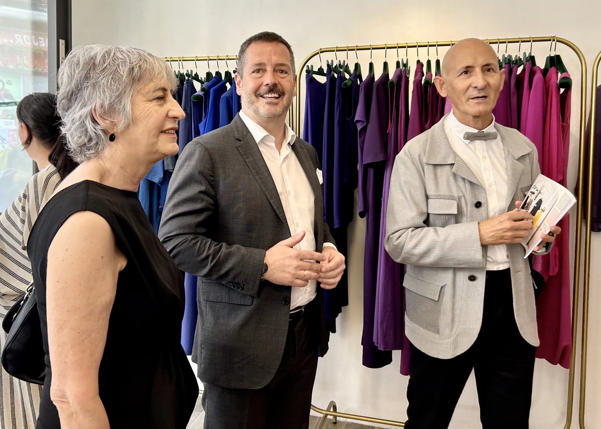 depacoserrano's tweet image. Presentamos una nueva edición de las Rutas por la moda de autor española en la @ComunidadMadrid de la mano de @CreadoresACME.

La moda también es Turismo y forma parte de nuestro patrimonio cultural. 

Gracias #Sybilla por acogernos, Modesto Lomba y Pepa Bueno.