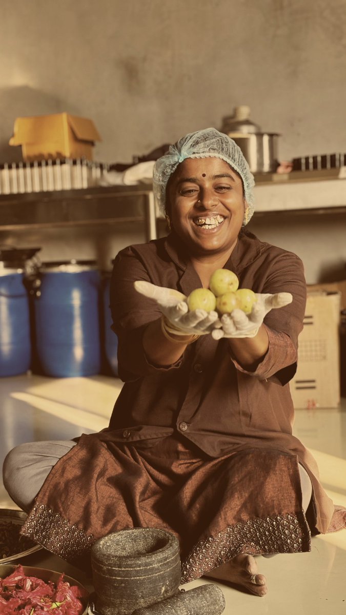 We’re not your grandma’s DIY just inspired by it😉
Remember those kitchen remedies she swore by? We bottled them up clean, consistent and mess-free.
Mulethi, Charcoal, Rose Petals… still the heroes, just upgraded.
No fillers just skincare that actually listens to your skin.