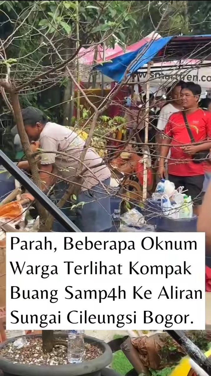 Kang Dedi tolong kang Dedi ini warganya pada kompak buang sampah ke aliran sungai kang Dedi 🫵😭

Tolong contohin yang bagus pak buat Generasi Indonesia Emas bukan Generasi Indonesia Cemas 🙏😭