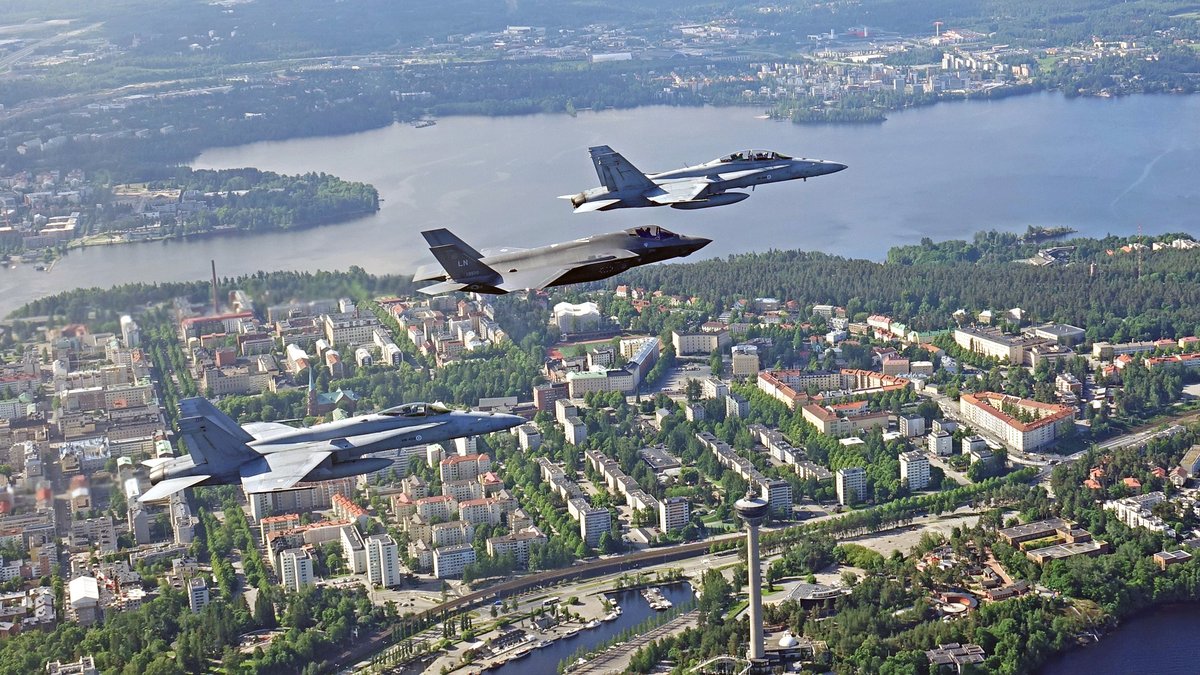 The Finnish Air Force hosts Allied deployments to Finland in summer 2025. The #AtlanticTrident25 exercise takes place from 16 to 27 June 2025, and NATO RQ-4 remotely piloted aircraft operate from Satakunta Air Wing in June‒July. #ilmavoimat 

Read more: ilmavoimat.fi/en/-/finland-t…