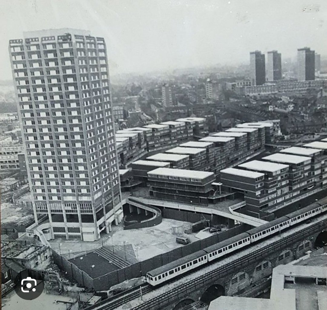 LWWalkwaysRA's tweet image. This is Lancaster West Estate.