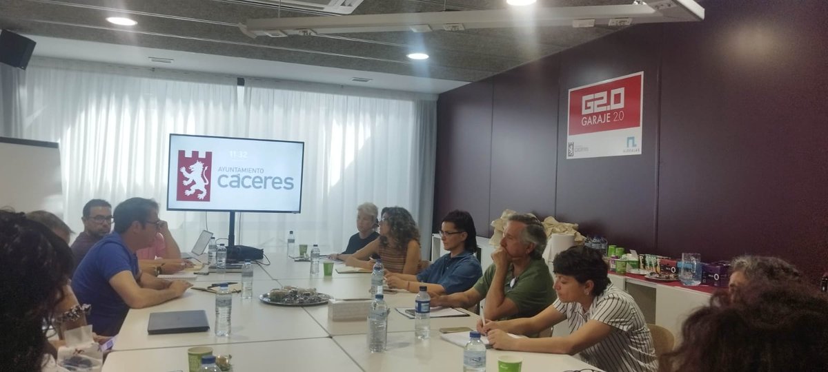 @INTROMAC (@intromac) on Twitter photo Reunión grupo Alianzas Estratégicas. #AgendaUrbanaCáceres <a href="/ArquiExt_COADE/">Colegio Oficial de Arquitectos de Extremadura</a> , <a href="/FundecytPCTEX/">FUNDECYT-PCTEX</a> , <a href="/INTROMAC/">@INTROMAC</a> Y <a href="/infouex/">UEx</a> Reunión grupo Alianzas Estratégicas. #AgendaUrbanaCáceres <a href="/ArquiExt_COADE/">Colegio Oficial de Arquitectos de Extremadura</a> , <a href="/FundecytPCTEX/">FUNDECYT-PCTEX</a> , <a href="/INTROMAC/">@INTROMAC</a> Y <a href="/infouex/">UEx</a>