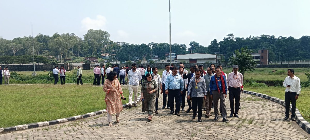 LPAI_Official's tweet image. The officers received a comprehensive briefing on the port’s operations and its strategic role in facilitating trade, passenger movement, and uplifting local communities. The delegation appreciated the efforts of #LPAI in strengthening #BorderInfrastructure and connectivity.