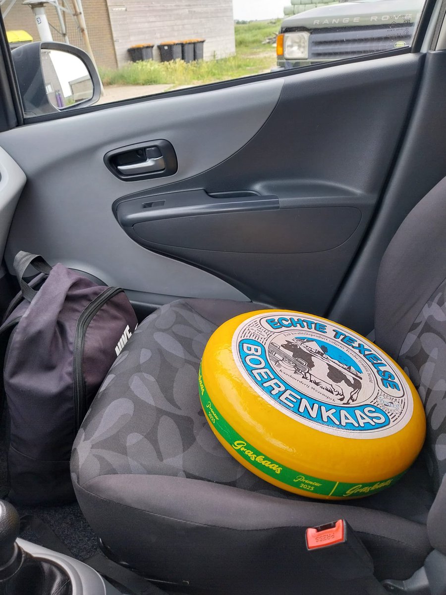 Een jonge kaas meenemen naar de winkel in de Weverstraat.