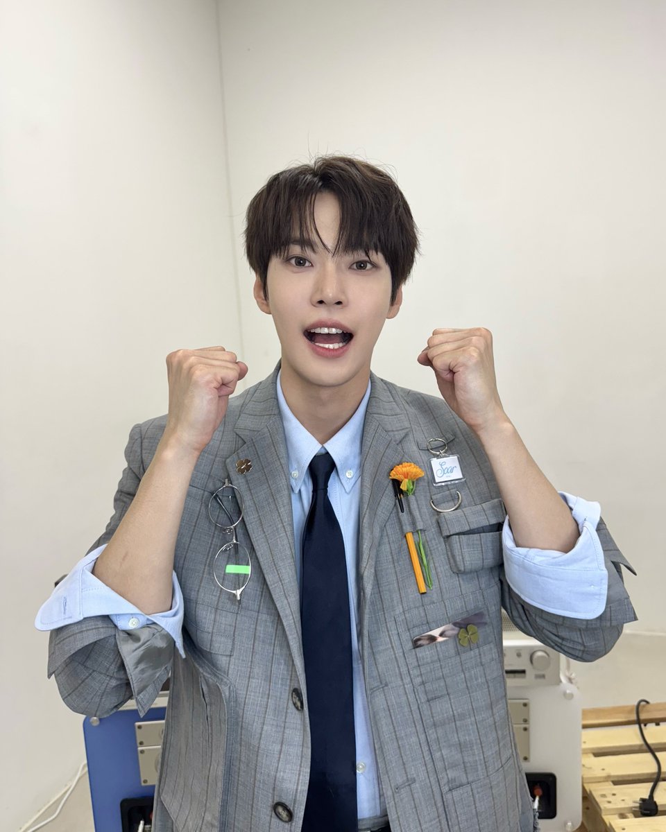 Soar가 세상에 나오다니…@
이 날이 오다니. 여러분에게 받은 저를 여러분에게 드립니다. 모두가 각자의 위치에서 날아오르기를 바랄게요. 

#DOYOUNG #도영
#Soar #DOYOUNG_Soar
#NCT #NCT127