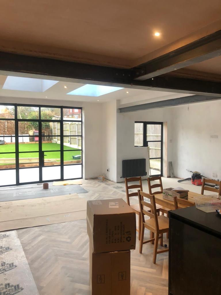 AssociatedGlas's tweet photo. A bold transformation in the making. ✨ 

This #SteelLook #Glazing system features crisp black frames, large panes &amp; roof lights, flooding the space with natural light and sharp #Architectural style. 

Another build enhanced by #AssociatedGlass. 

📞 02085 083821 https://t.co/9kCgagtNi3