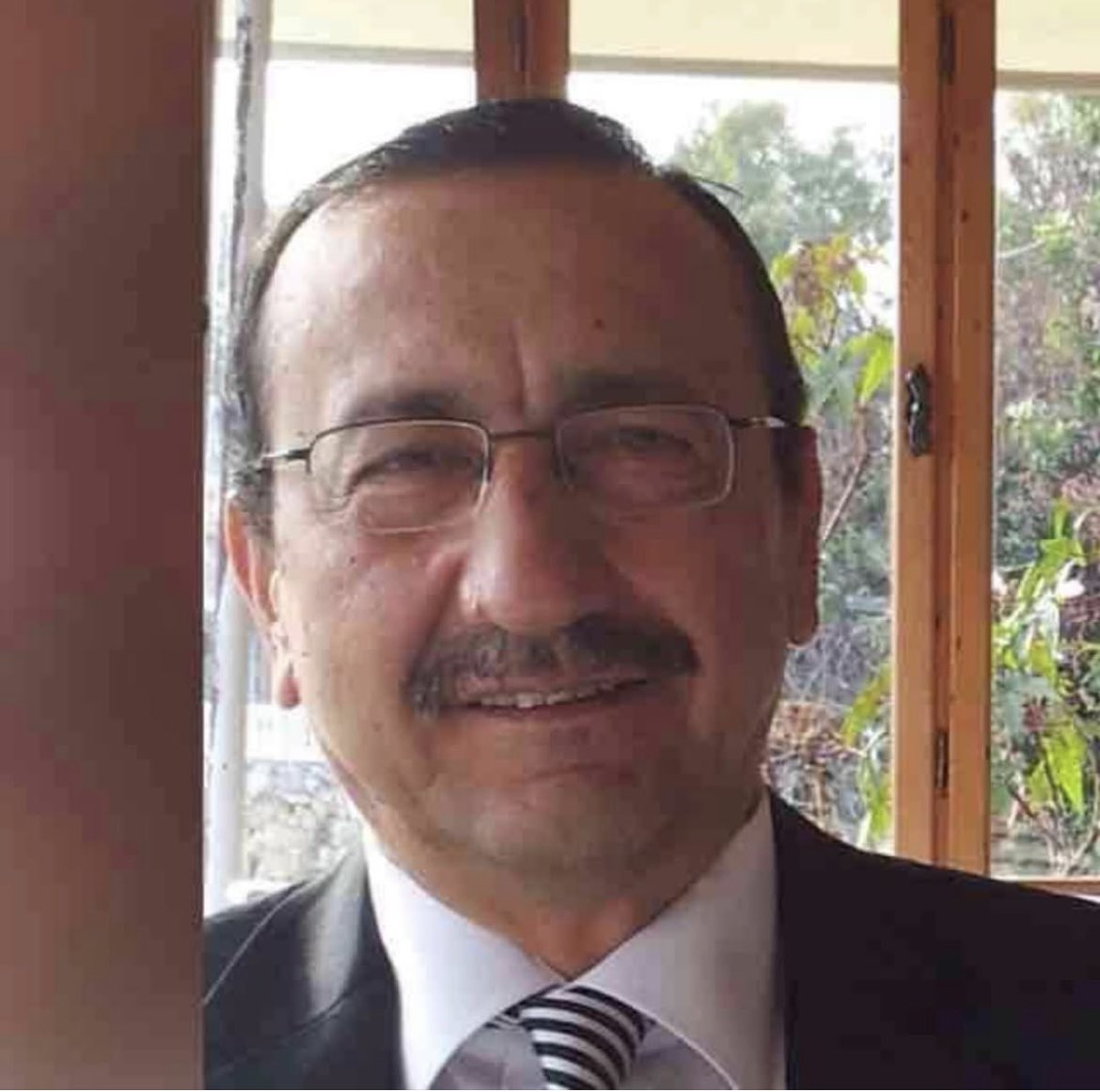 Yenişehir Kurucu Belediye Başkanı, Mehmet Adnan Özçelik'le Allah’tan rahmet,Özçelik ailesine, Mersinli hemşehrilerimize baş sağlığı ve sabır diliyorum.