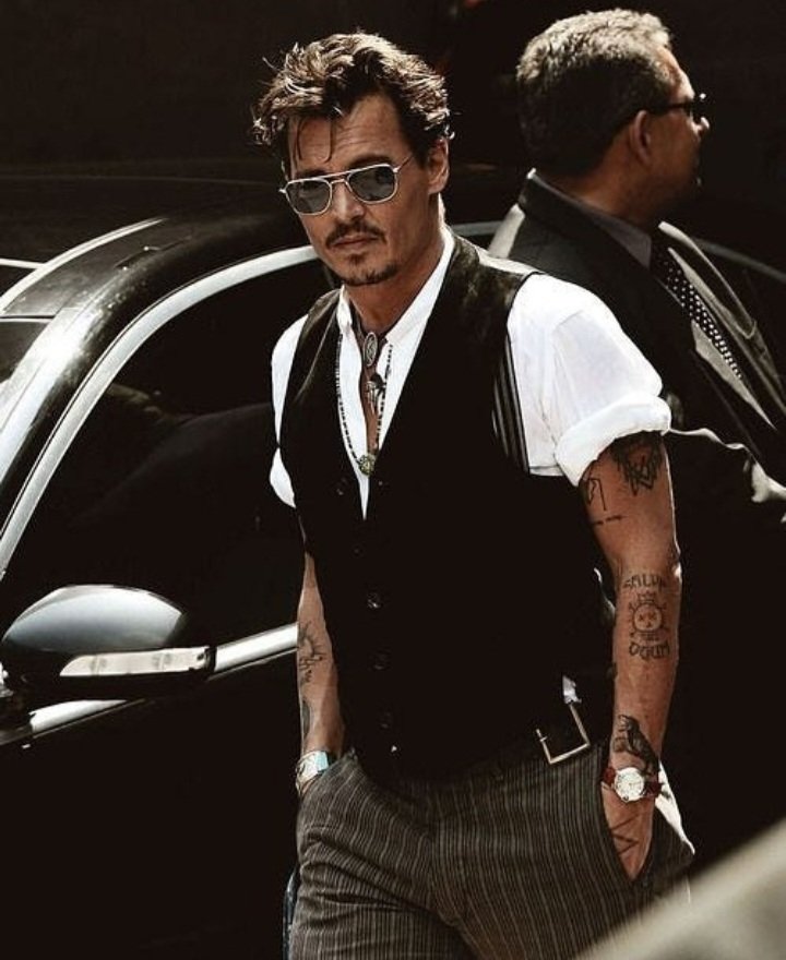 altamuz's tweet image. #HappyBirthday al estiloso y guapazo de #JohnnyDepp 🎂🥂😍🎊🎉🎈🥰 #felizcumpleaños 🥂😎
#buendia @Guapazos y seguidorxs ✌️💚