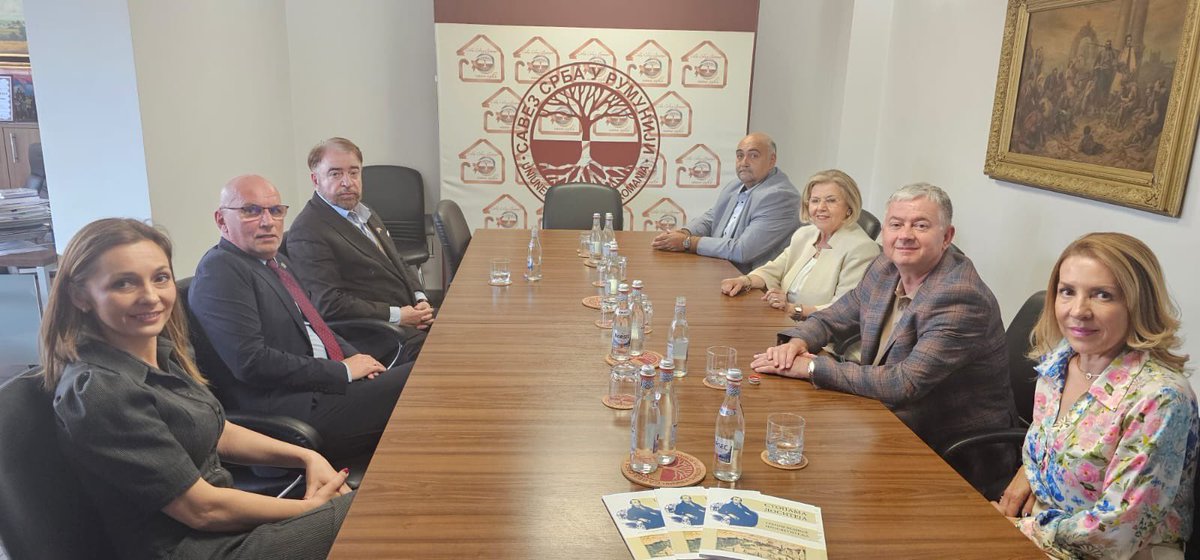 Представници Задужбине “Доситеј Обрадовић” из Београда, у пратњи ГК 🇷🇸 у Темишвару посетили родно место великог српског просветитеља Доситеја Обрадовића. Организован обилазак његове родне куће, једног од важних културно историјских места за српски народ у Румунији.
Након посете