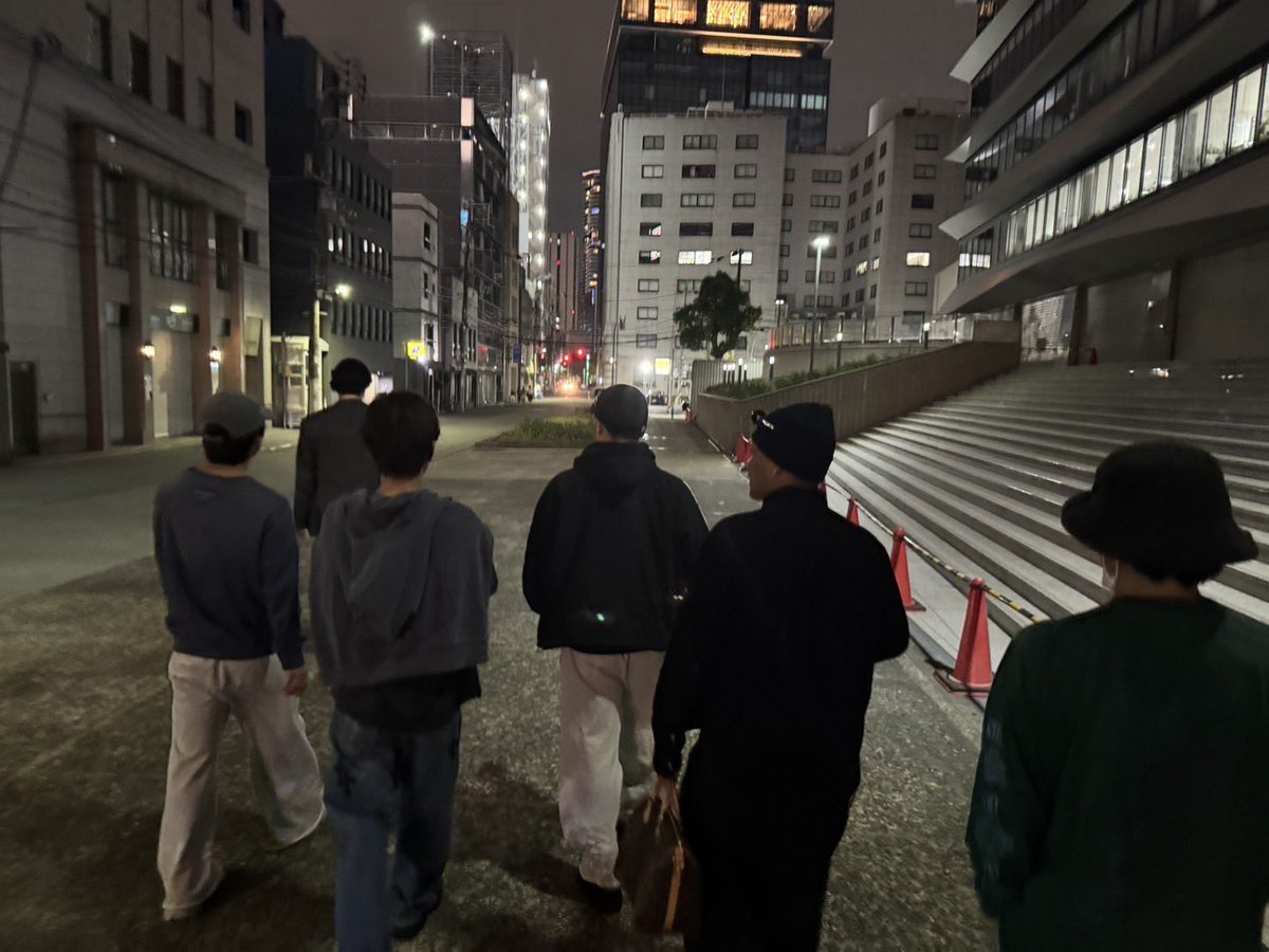 suu__0022's tweet photo. お天気良かったから、気晴らしに三代目さんたちが行ってたところをサイクリング🚴‍♂️✨
このコンビニは聖地確定だね👍🏻⟡.· https://t.co/2bQ56xQ4bD