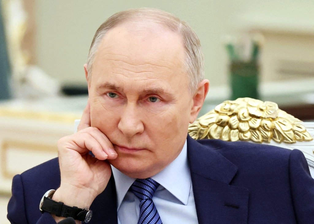 TheRoyal_Jaat's tweet photo. I’m from India &amp; I stand with Russia
🇮🇳🤝🇷🇺

Putin 🗿 | Ukraine 🤡
Russia Launches #nuclear missile on #Ukraine️ 💥

I think It's World War III Tu-95💥✨ #UkraineRussiaWar 

#Russia #RussiaUkraineWar #Russian https://t.co/HiRvZjdMt0