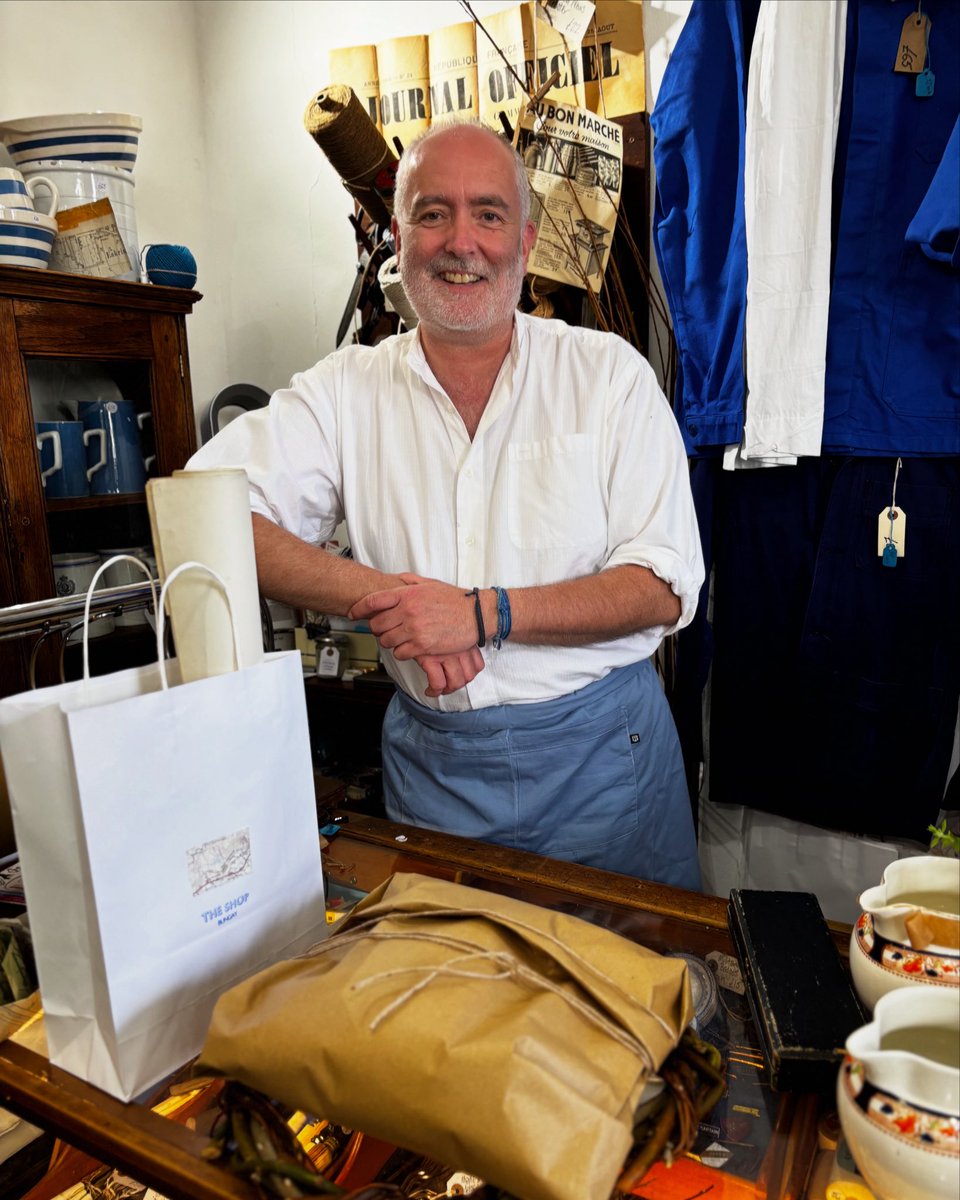 Beautiful trip around Suffolk, stopping off at #TheShopBungay in the town centre of #Bungay. A treasure of old visual delights inside, I walked out of the shop slightly poor in pocket but rich in goods received. @matthewcook69 #suffolk #suffolksmallbusiness #oldmapsandprints