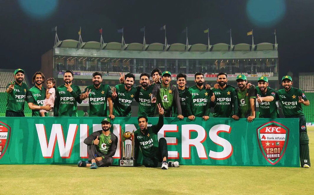 CoachHesson's tweet image. My first series with the Pakistan team couldn’t have gone any better! We set out to challenge ourselves—testing different combinations, staying flexible with the batting, and pushing our limits with the ball. Really proud of how this young group responded. #Pakistan #PakvsBan