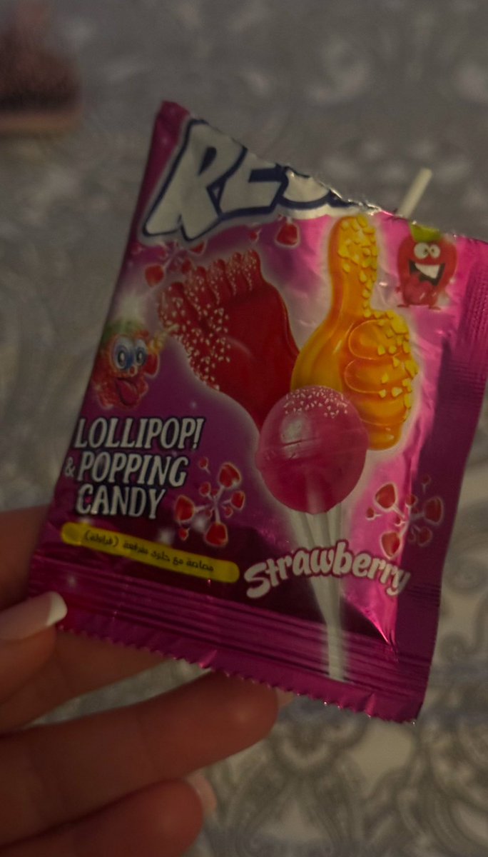 Userin schickt mir das und sagt ich soll das mit ihren Füßen machen wie ich diese Lollipops essen würde??