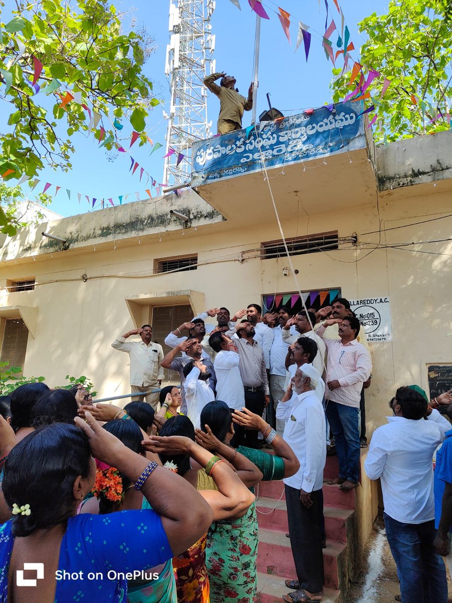 MplYellareddy's tweet photo. As per instructions on the occassion of Telangana formation day Flag hoisting,rally, fleag oath taken 100 days action plan in Yellareddy Municipality@tksreedevi @cdmatelangana @RDMAwarangal https://t.co/y01utrurYg