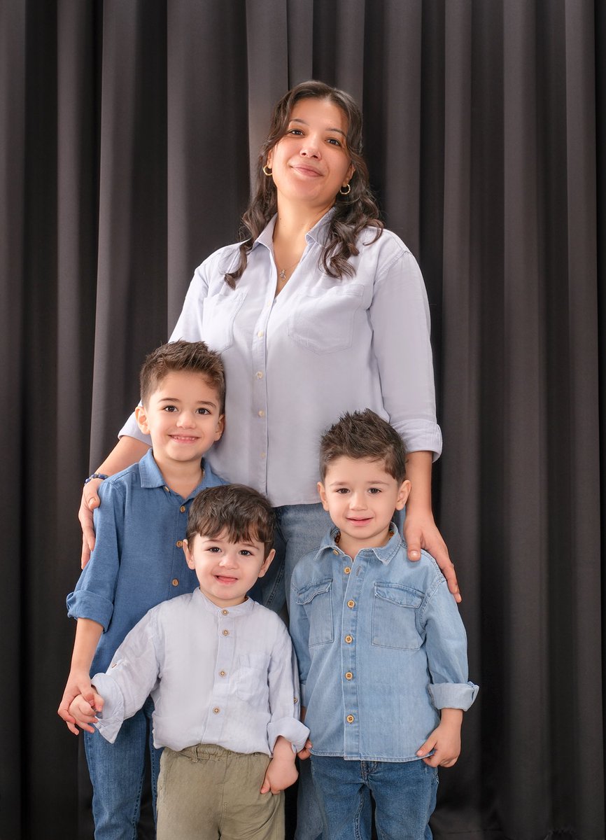 BU BİR ANNENİN ÇIĞLIĞIDIR!
Adalet istiyorum! Eşimin ve çocuklarımın milyonları var ama bir lirasına bile dokunamıyoruz. Eşimin abisi, devletteki bağlantılarını ve paranın gücünü kullanarak her şeye el koydu. Bursa’da tanınan bir aile olmalarına rağmen, beni, eşimi ve üç küçük