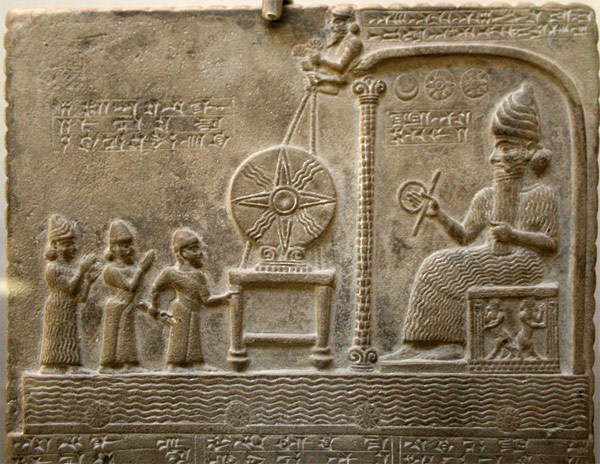 What do you think is being depicted on this Sumerian tablet?

Look closely...