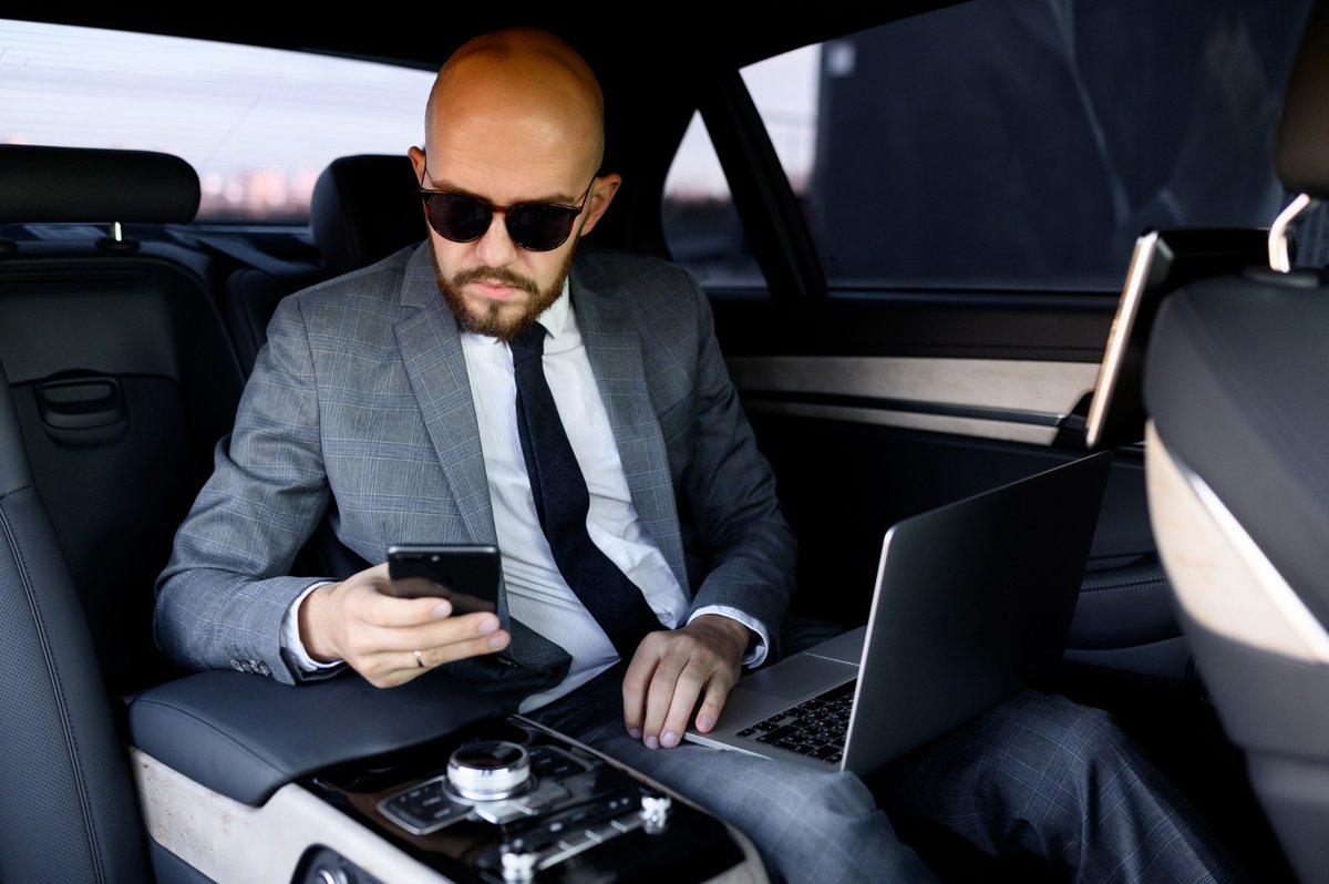 Our office in Woking, Surrey is dedicated to serving both domestic and private travellers with reliable, efficient, and personalised transport solutions. 
surreycarsguildford.com/woking-airport…
#WokingTravel #PrivateHireWoking #DomesticTravelSurrey #WokingTransportServices