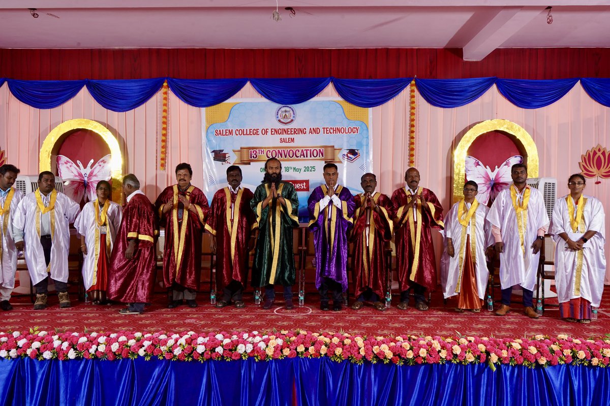 chalshr's tweet photo. எனைக்கும் விடாமுயற்சி ❣️

Convocation - 2025 
Salem College of Engineering &amp; Technology. 

#ConvocationDay #ConvocationDay2025 #LiveYourDream #CelebrateLife #SalemCollegeOfEngineeringAndTechnology #SCET #Salem #TamilNadu #SouthIndia 🇮🇳 https://t.co/adXbFxaoZ7