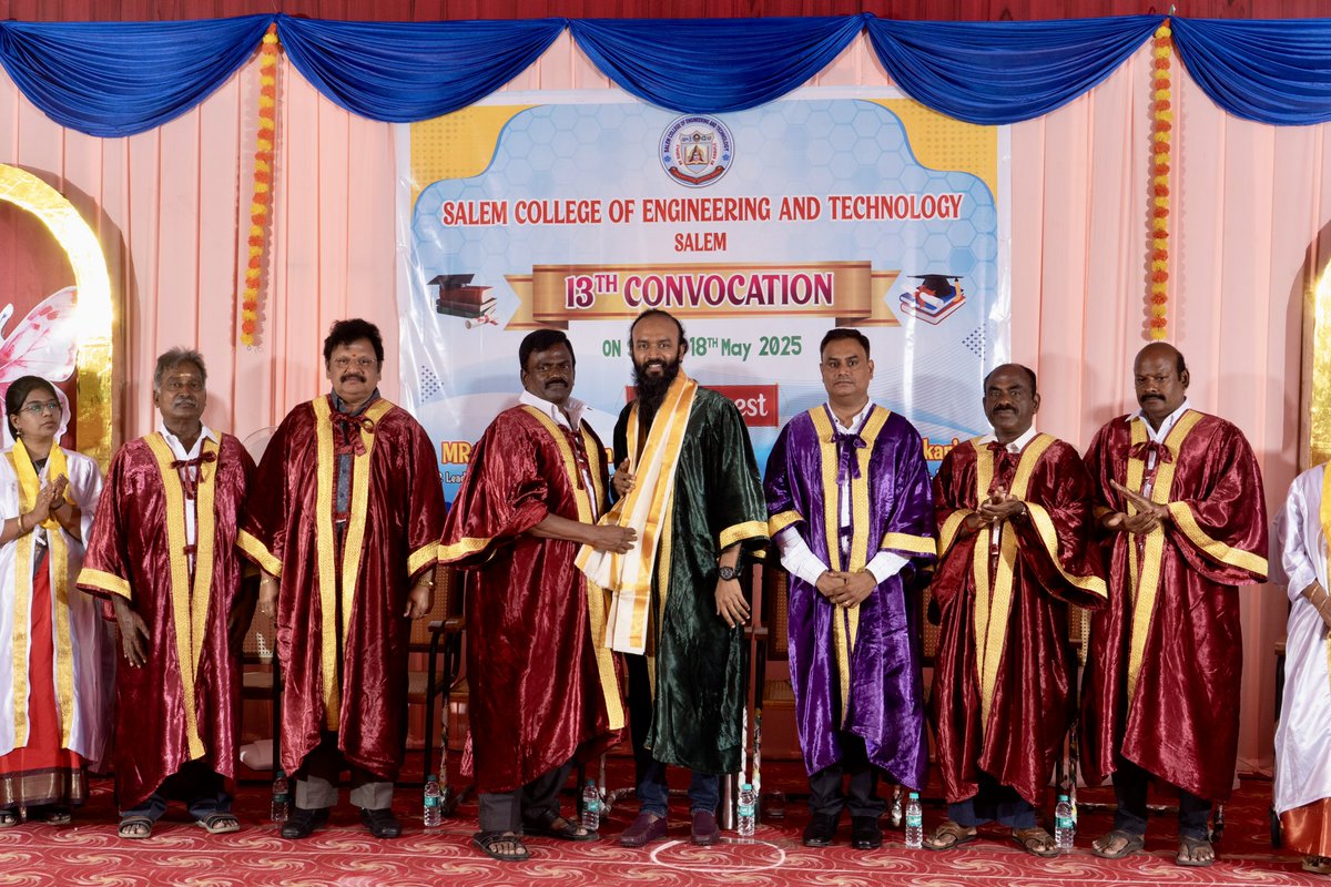 chalshr's tweet photo. எனைக்கும் விடாமுயற்சி ❣️

Convocation - 2025 
Salem College of Engineering &amp; Technology. 

#ConvocationDay #ConvocationDay2025 #LiveYourDream #CelebrateLife #SalemCollegeOfEngineeringAndTechnology #SCET #Salem #TamilNadu #SouthIndia 🇮🇳 https://t.co/adXbFxaoZ7