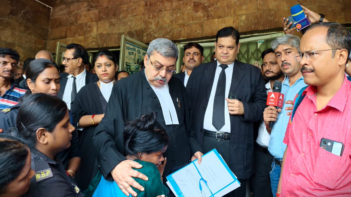 KBanerjee_AITC's tweet image. "Protect the weak, punish the wicked."
Today, I stood in the Serampore court representing the state government in the pursuit of justice for the young girl from Kanaipur, Konnagar, who was brutally raped and murdered. This battle is far from over — we will continue to fight with…
