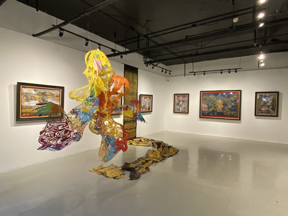 เชิญมาให้กำลังใจกันนะค่ะ
#contemporaryartist #Papercut #installation #fineart #Papercraft #Thaiart #BANGKOKTHAILAND #bacc #หอศิลปวัฒนธรรมแห่งกรุงเทพมหานคร #acrylicpainting #NationalArtist #contemporaryartist