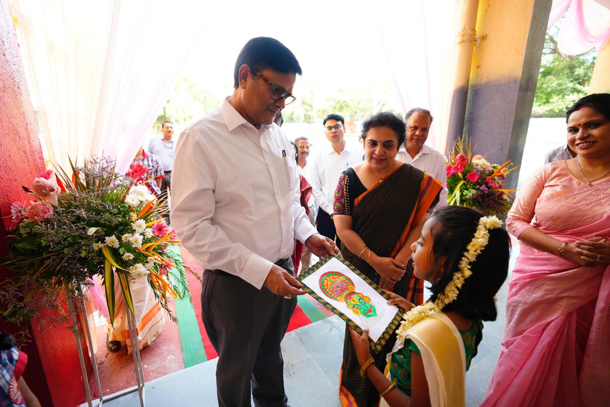 Kendriya Vidyalaya Sangathan (@kvs_hq) on Twitter photo On the sidelines of the 12th KVS DCs’ Conference, Hon'ble Secy DoSEL <a href="/EduMinOfIndia/">Ministry of Education</a> Sh. <a href="/sanjayjavin/">Sanjay Kumar</a>, Commissioner #KVS Smt. Nidhi Pandey & <a href="/KVS_HQ/">Kendriya Vidyalaya Sangathan</a> officials visited #PMSHRI KV INS Hamla. They explored the exhibition & interacted with students at the Bhartiya Bhasha Summer Camp. On the sidelines of the 12th KVS DCs’ Conference, Hon'ble Secy DoSEL <a href="/EduMinOfIndia/">Ministry of Education</a> Sh. <a href="/sanjayjavin/">Sanjay Kumar</a>, Commissioner #KVS Smt. Nidhi Pandey & <a href="/KVS_HQ/">Kendriya Vidyalaya Sangathan</a> officials visited #PMSHRI KV INS Hamla. They explored the exhibition & interacted with students at the Bhartiya Bhasha Summer Camp.