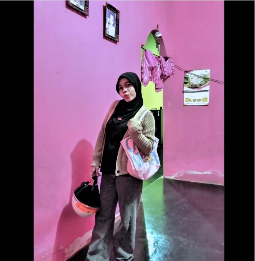 hyipi14's tweet photo. Adikku nopi pengn kontol #pejuhin #kontolin https://t.co/3vG2HqcLc1