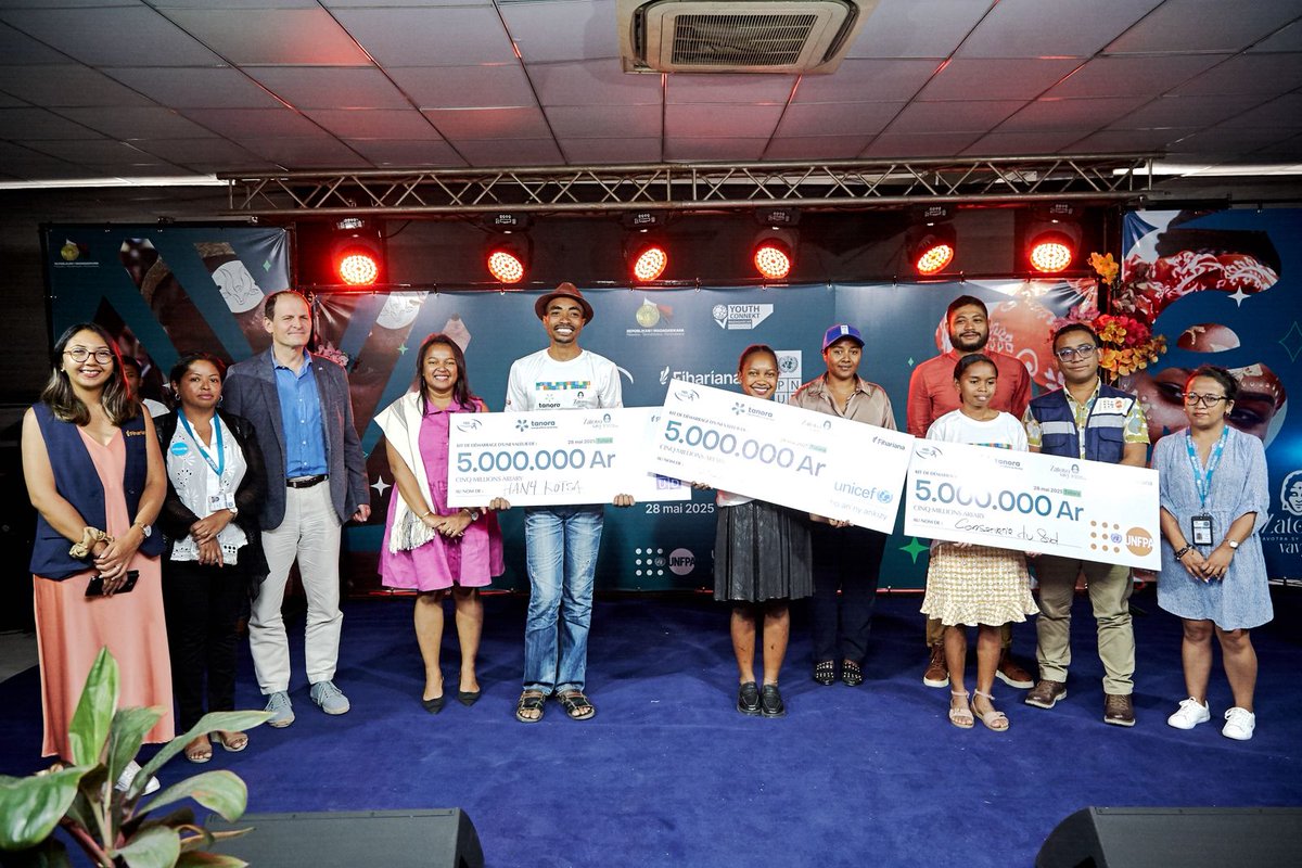 Youthconnekt Madagascar (@youthconnektmdg) on Twitter photo Iha noho zaho tanora mamaritsy gny ho avy🌟 Thank you Toliara!
3 jours de formations et d'échanges + un financement pour 3 lauréats du hackathon
Merci <a href="/Undpmadagascar/">PNUD Madagascar</a>, <a href="/UNFPAMadagascar/">UNFPA Madagascar, Maurice, Seychelles</a> et <a href="/UNICEFMada/">UNICEF Madagascar</a> pour le soutien à la jeunesse, prête pour le #youthconnektafrica Summit 2025 Iha noho zaho tanora mamaritsy gny ho avy🌟 Thank you Toliara!
3 jours de formations et d'échanges + un financement pour 3 lauréats du hackathon
Merci <a href="/Undpmadagascar/">PNUD Madagascar</a>, <a href="/UNFPAMadagascar/">UNFPA Madagascar, Maurice, Seychelles</a> et <a href="/UNICEFMada/">UNICEF Madagascar</a> pour le soutien à la jeunesse, prête pour le #youthconnektafrica Summit 2025