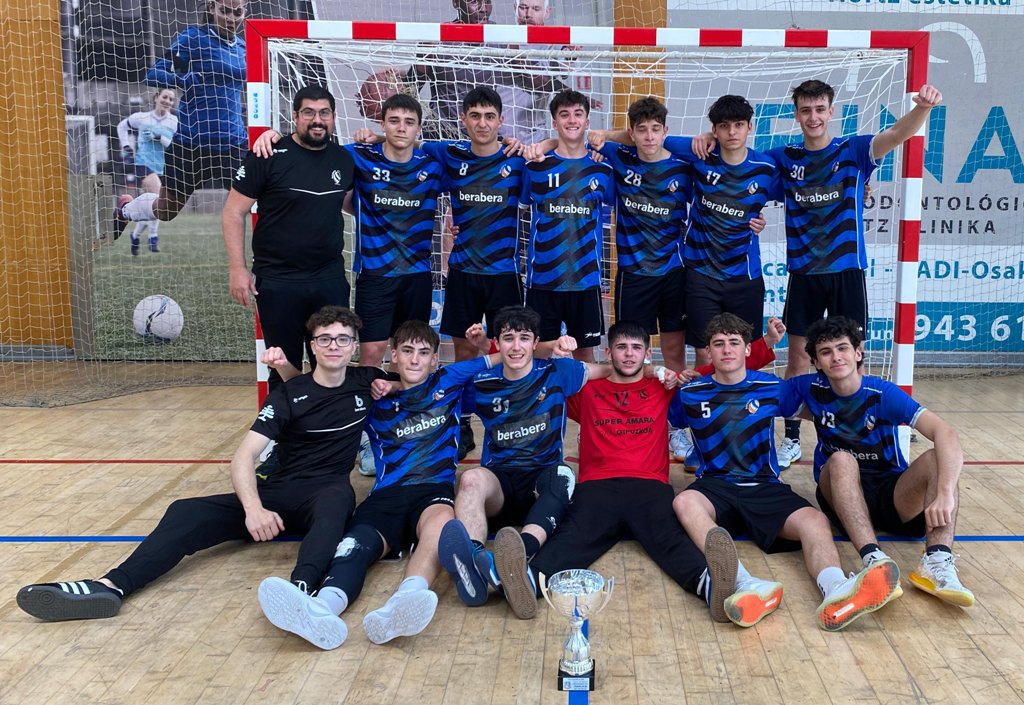 Harrobiko taldeek jokaturiko Gipuzkoako Kopako hiru finalak irabazi dituzte asteburu honetan. 
Senior eta infantil neskek eta jubenil mutilek. 
berabera.com/es/secciones/b…
