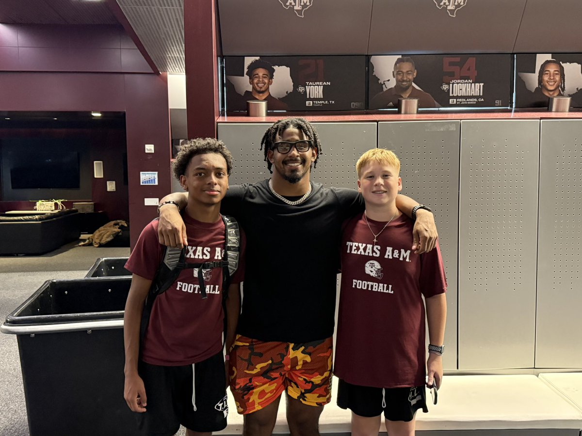 MikeHannon7's tweet photo. @Matthew7x_ and elijah today @TexasAggieFB camp and I have to give a big shout out to @TaureanYork5x who came by to see them at the camp and take them to locker room this is what @templewildcats are all about @CoachPresident @OttTempleISD https://t.co/0kicE5Yyi3