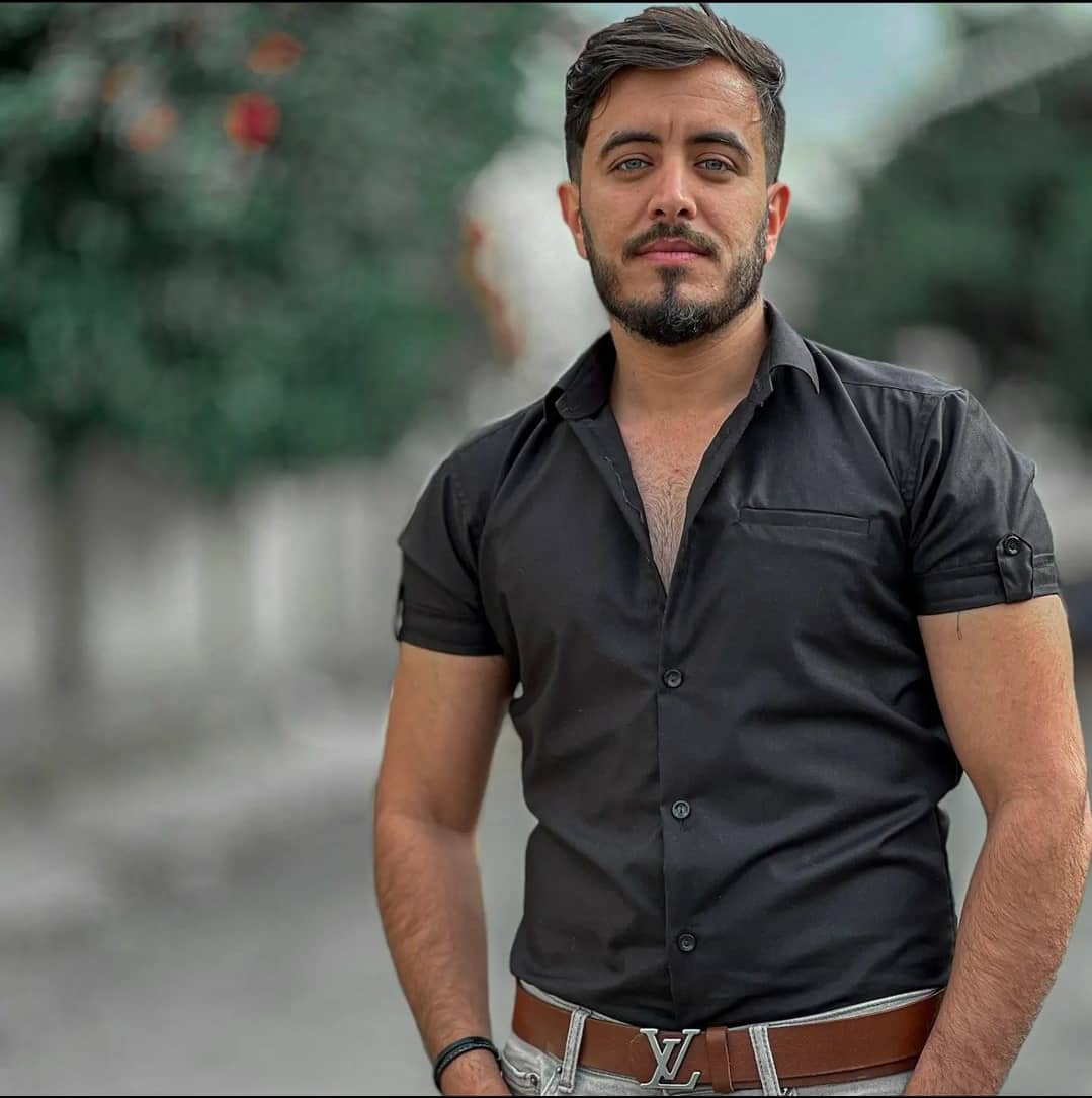 واثق الخطى أمشي ملك 🤍😴