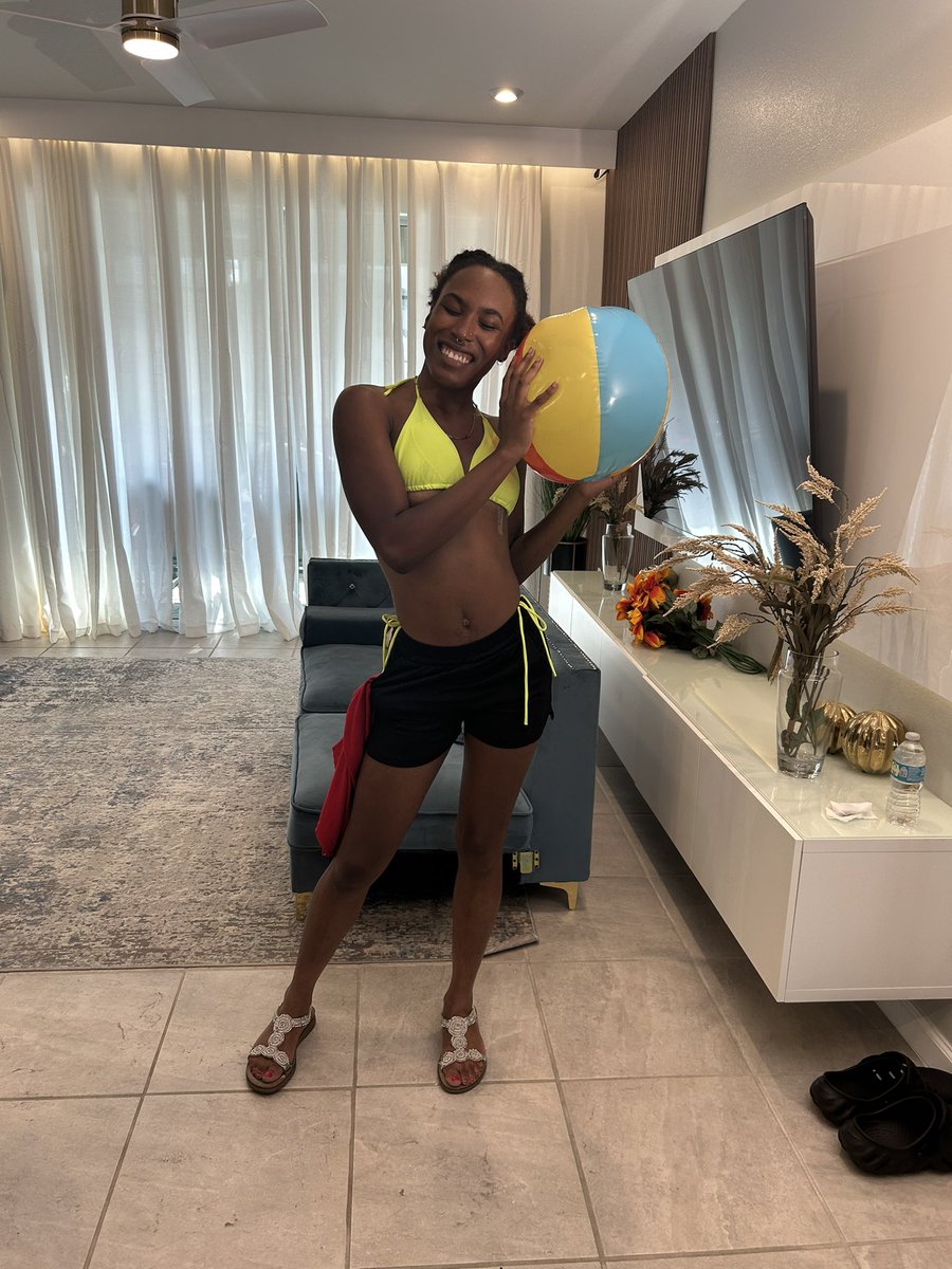 pinkglory33's tweet photo. Playing with a beach ball hoping to deflate them soon with my size 11 feet 🥰 https://t.co/4eRYkdkD6N