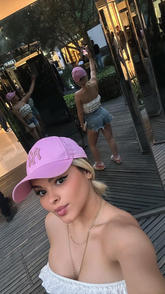 moncada_valy's tweet photo. Mis amores hoy y mañana son mis últimos días aquí en GDL, no me dejes con las ganas de conocerte💖 te mando un beso delicioso🍒💋
#Colombia #Guadalajara #Rubias #girls #Mexico #adolescente #disponible https://t.co/7xFEcWVWO0