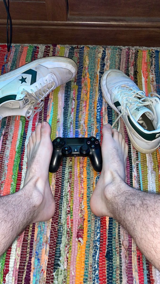 loser licks winners toes 🎮