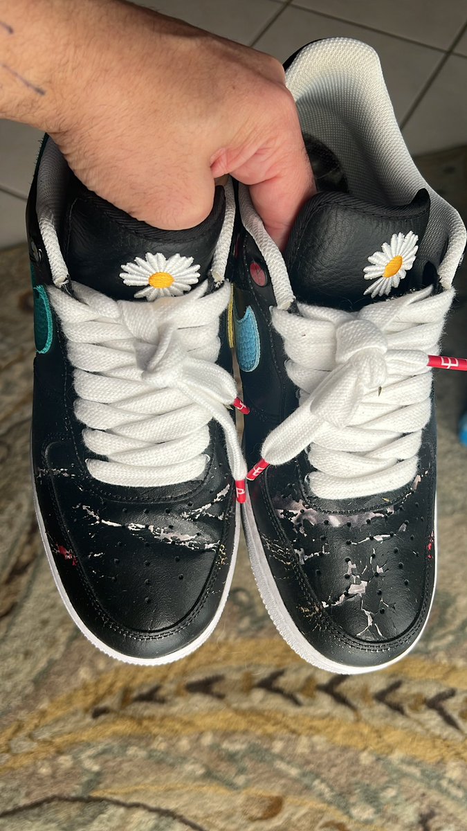 Tr3sMilagros's tweet photo. Joing @rjolli007 in wearing a pair for 30 days. This pair has already been getting some wear, they are my go to near the door. Nike X Peaceminusone 3.0 
Day 1 #ScratchAway https://t.co/QW62wqtPoo